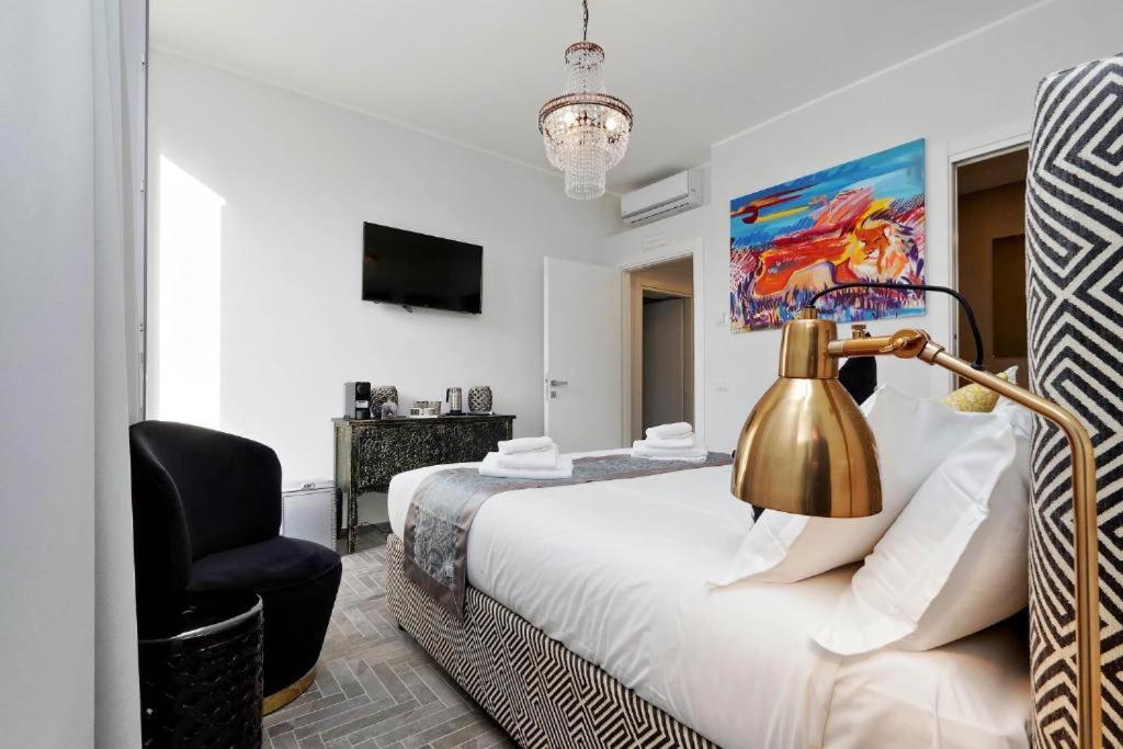 Della Croce Rooms Rzym Zewnętrze zdjęcie