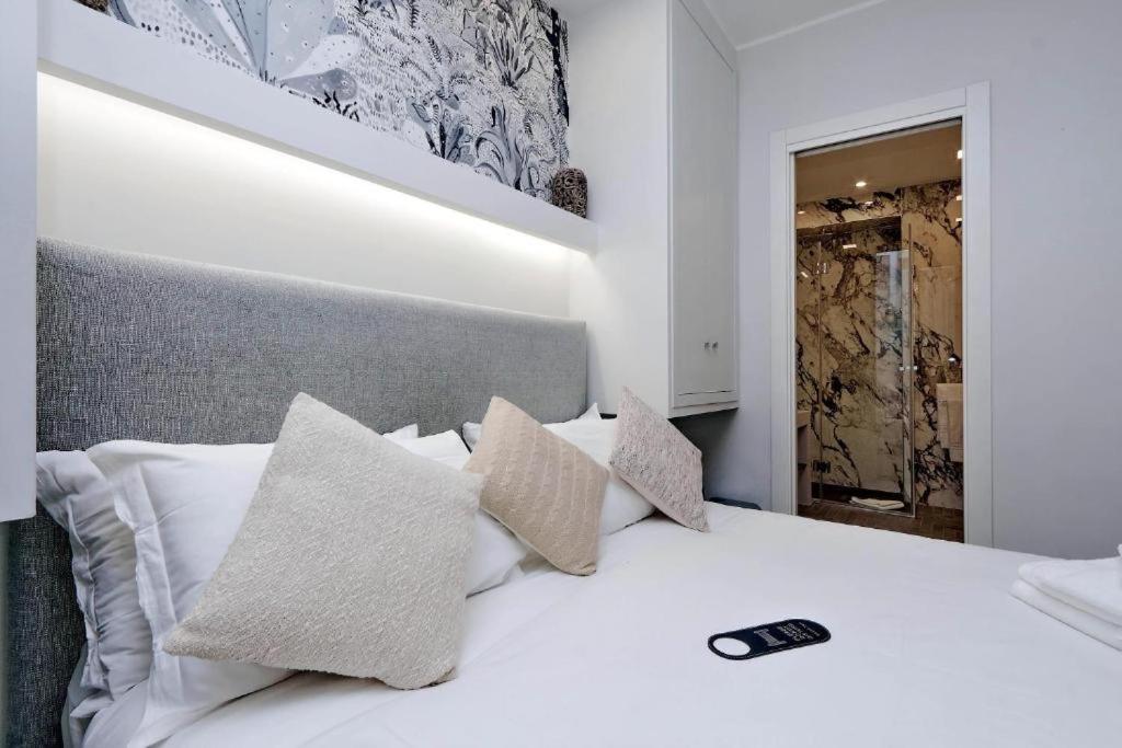 Della Croce Rooms Rzym Zewnętrze zdjęcie